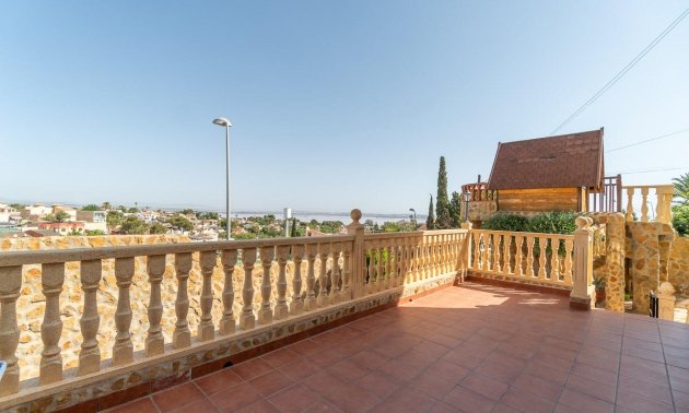 Resale - Villa -
Orihuela Costa - Los Balcones