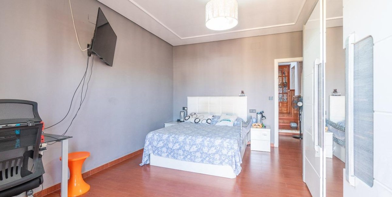 Resale - Villa -
Orihuela Costa - Los Balcones