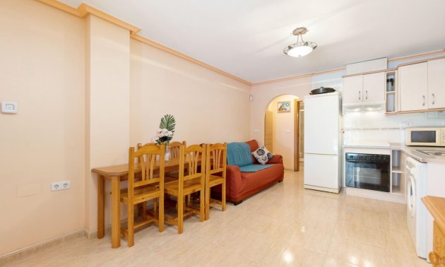 Reventa - Apartamento / piso -
Torrevieja - Estacion de autobuses