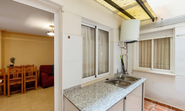 Reventa - Apartamento / piso -
Torrevieja - Estacion de autobuses