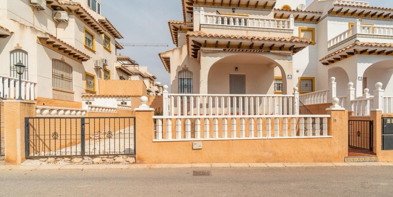 Resale - Villa -
Orihuela Costa - Los Dolses