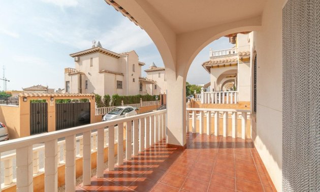 Resale - Villa -
Orihuela Costa - Los Dolses