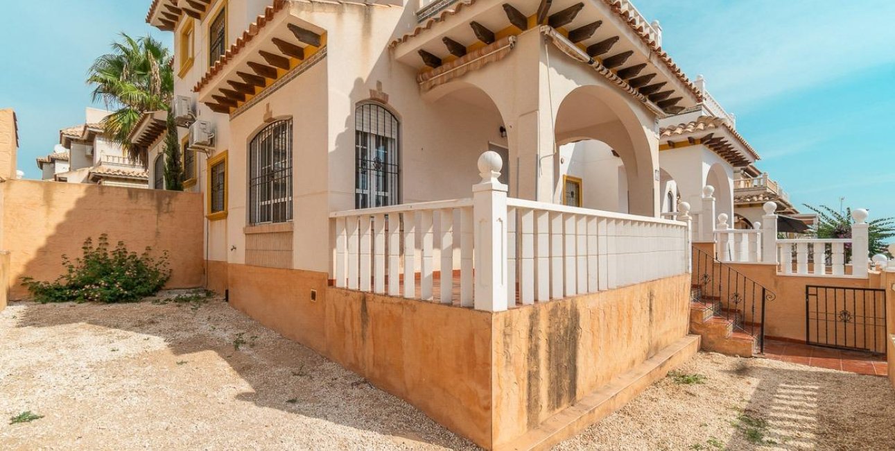 Resale - Villa -
Orihuela Costa - Los Dolses