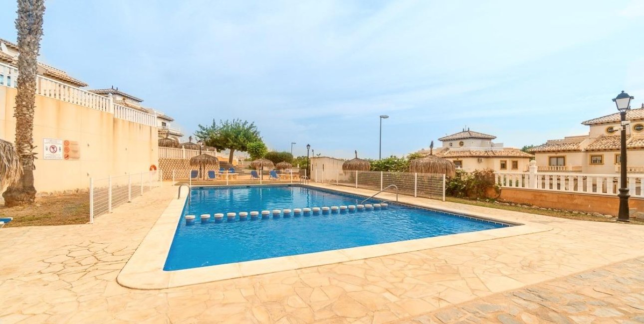 Resale - Villa -
Orihuela Costa - Los Dolses