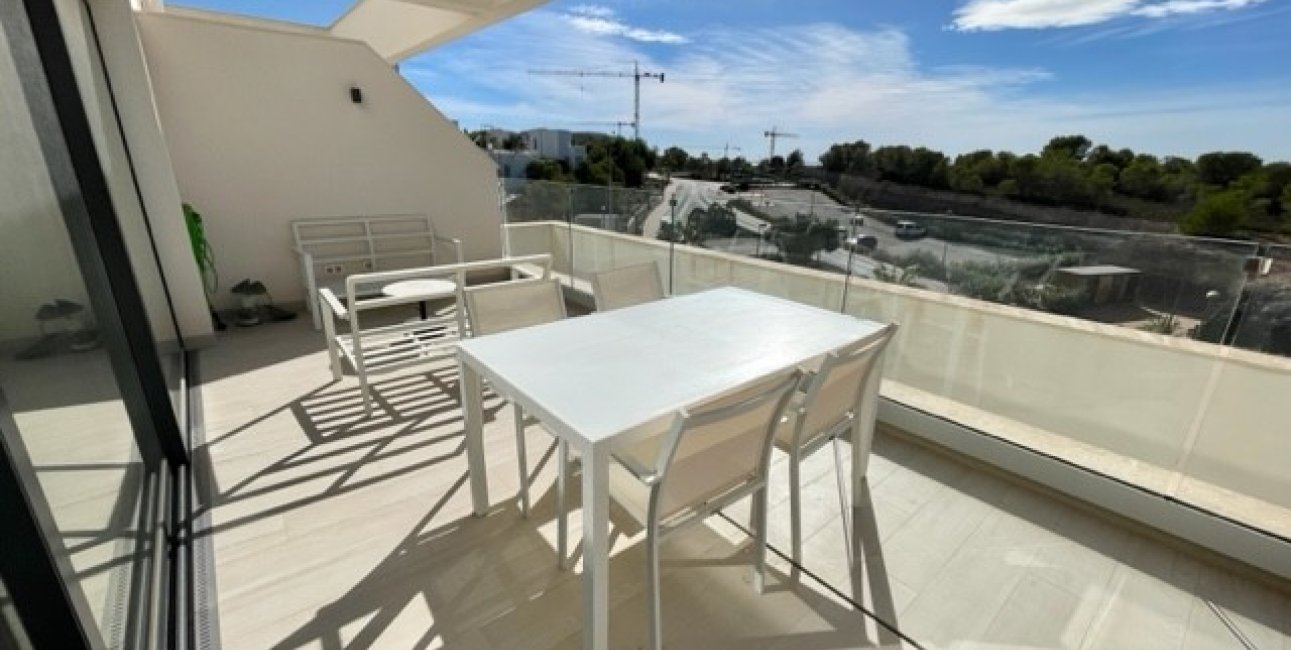 Resale - Apartment / flat -
Las Colinas Golf Resort