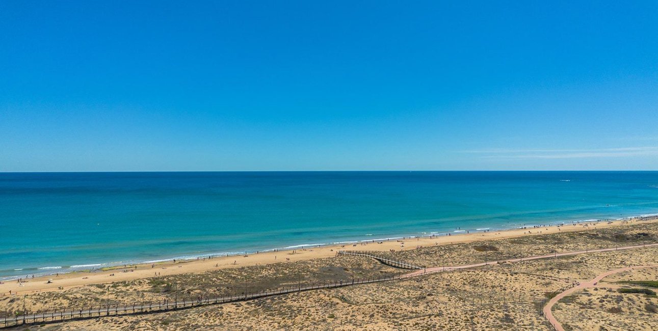 Reventa - Adosado -
Torrevieja - La Mata