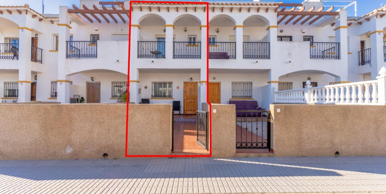 Resale - Townhouse -
Torrevieja - Punta prima