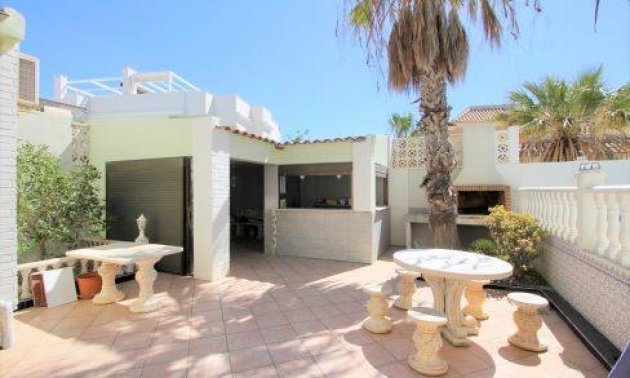 Resale - Villa -
Orihuela Costa - Villamartín