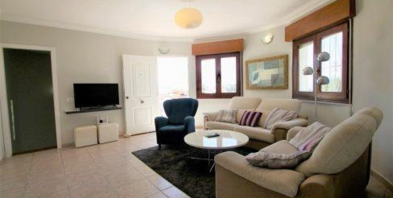 Resale - Villa -
Orihuela Costa - Villamartín