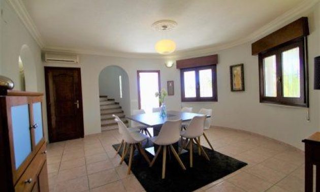 Resale - Villa -
Orihuela Costa - Villamartín