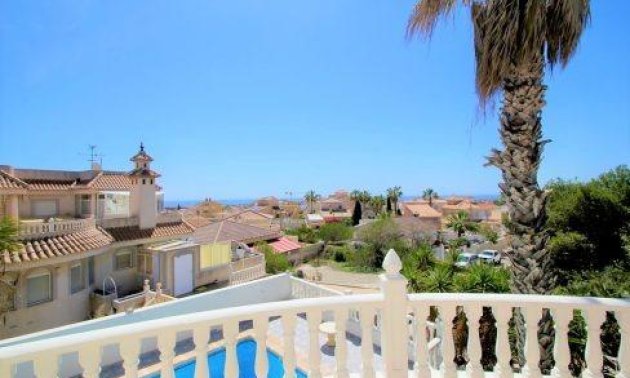 Resale - Villa -
Orihuela Costa - Villamartín