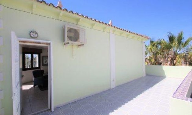 Resale - Villa -
Orihuela Costa - Villamartín