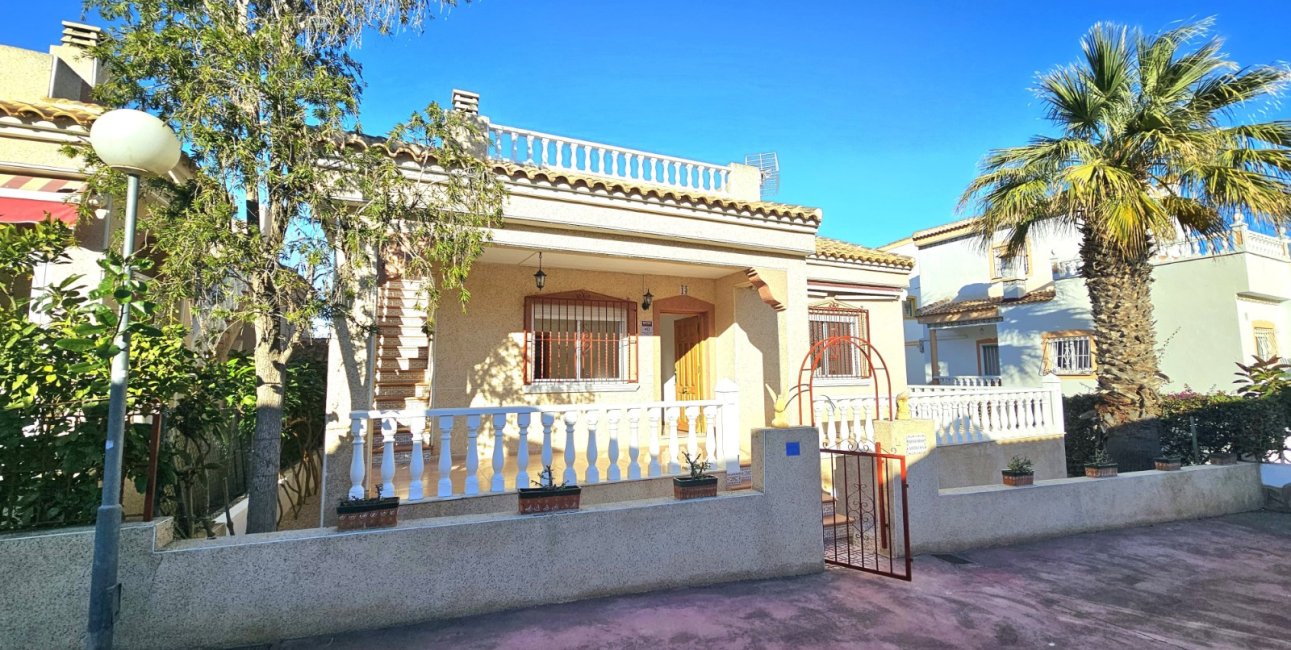 Resale - Villa -
Algorfa - Montemar