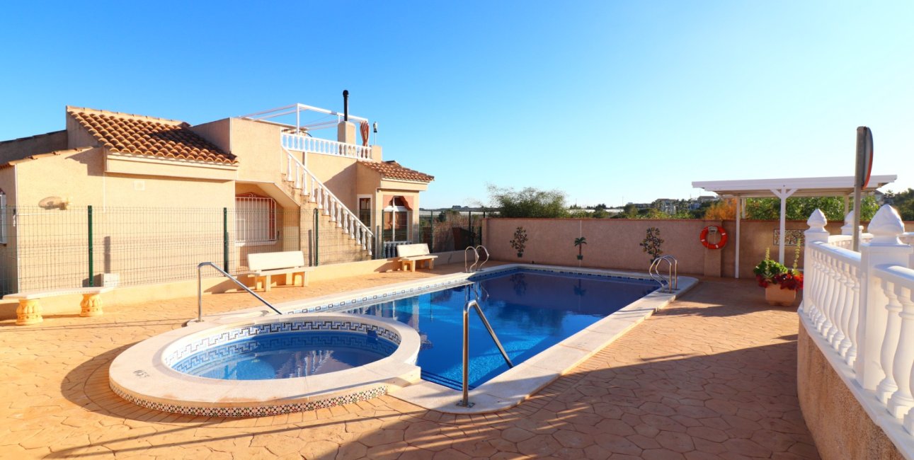 Resale - Villa -
Algorfa - Montemar