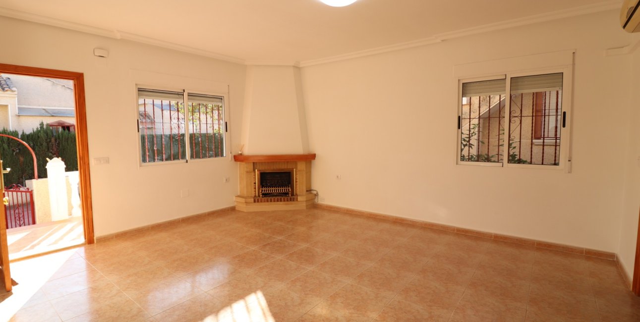 Resale - Villa -
Algorfa - Montemar