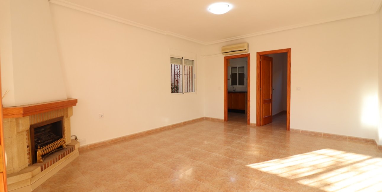 Resale - Villa -
Algorfa - Montemar