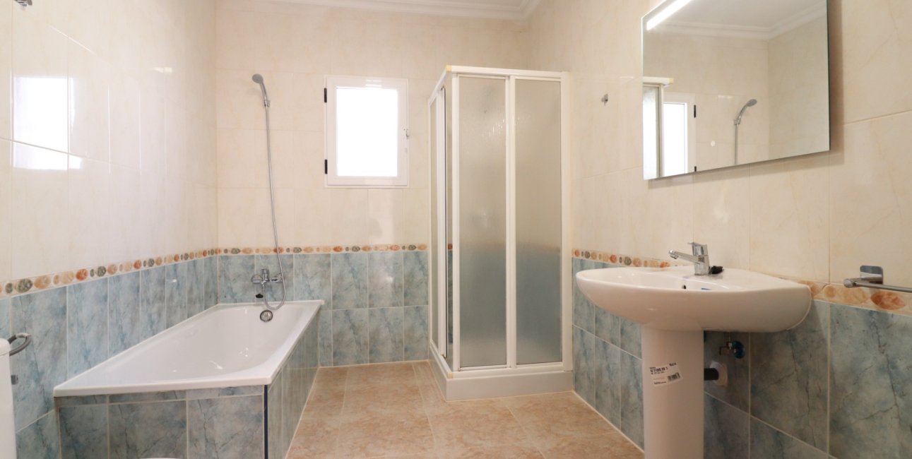 Resale - Villa -
Algorfa - Montemar