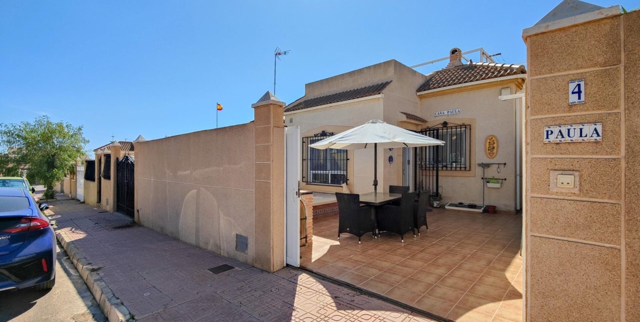 Resale - Villa -
Torrevieja - Los Frutales