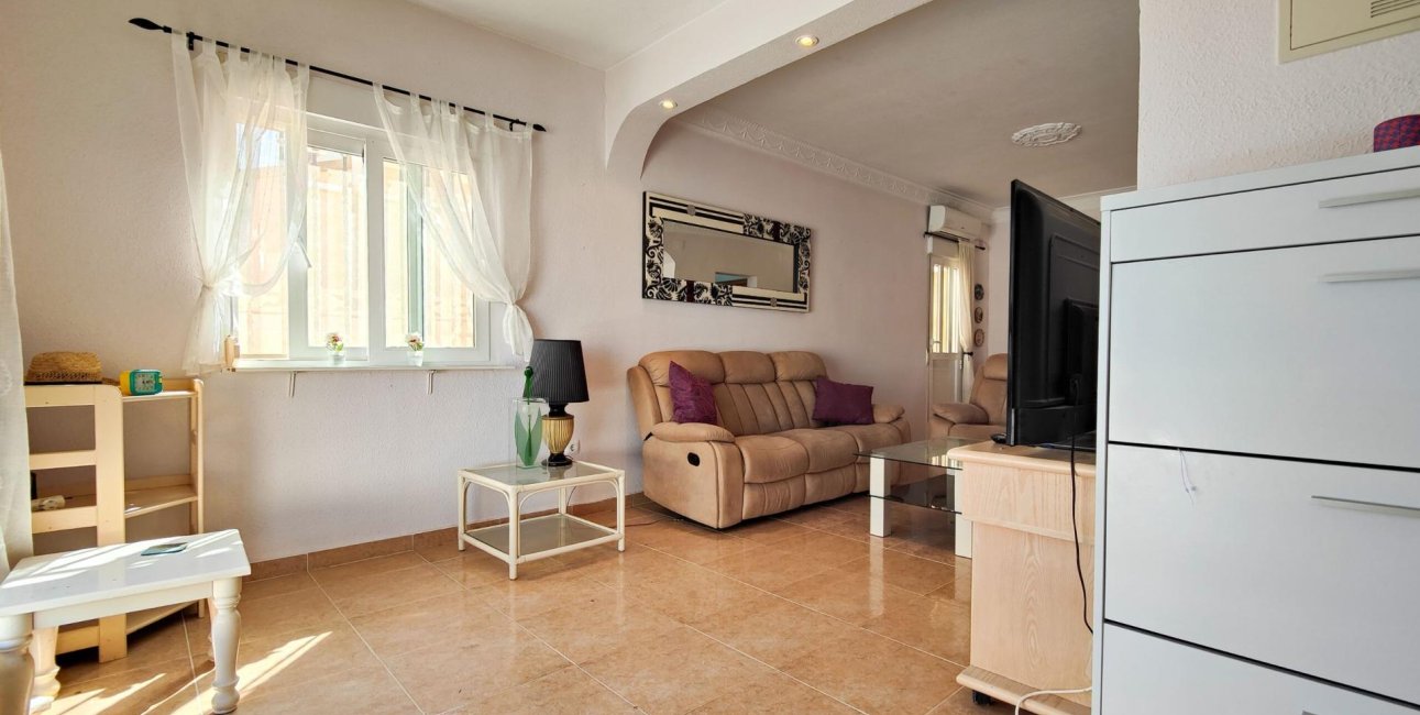 Resale - Villa -
Torrevieja - Los Frutales