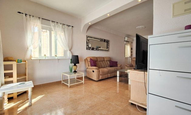 Resale - Villa -
Torrevieja - Los Frutales