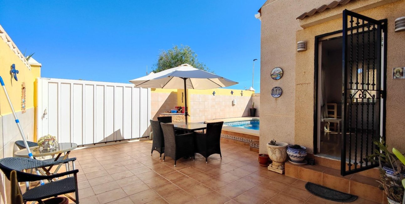 Resale - Villa -
Torrevieja - Los Frutales