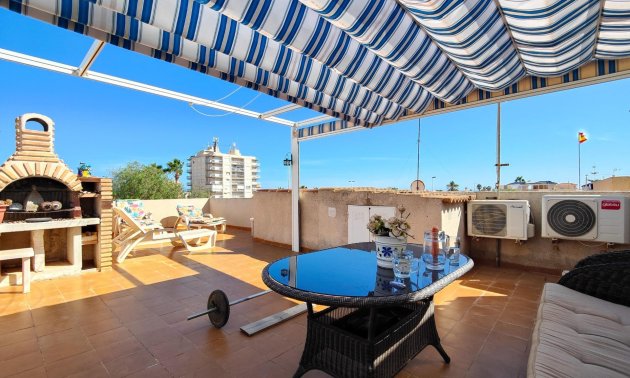 Resale - Villa -
Torrevieja - Los Frutales