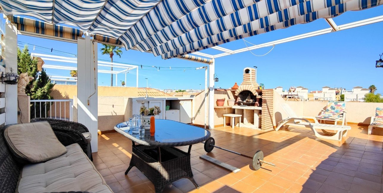 Resale - Villa -
Torrevieja - Los Frutales