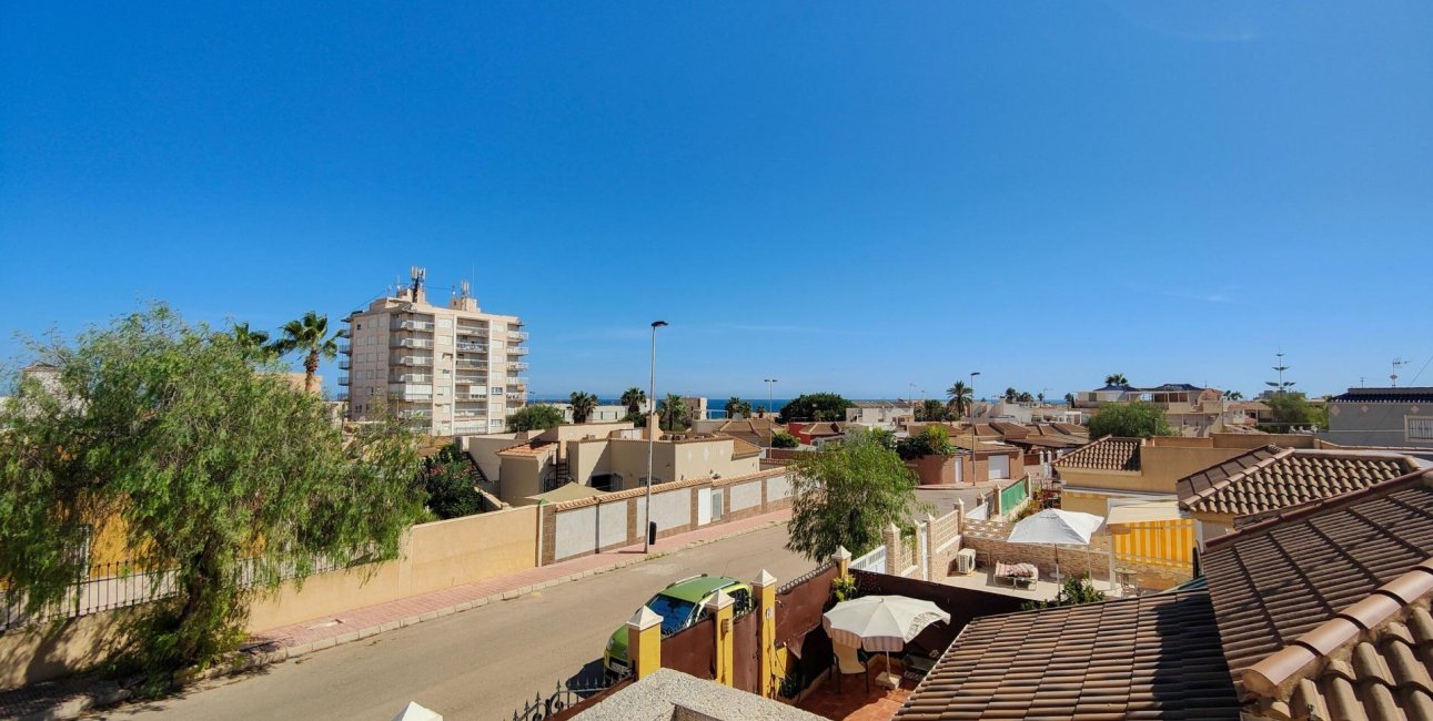 Resale - Villa -
Torrevieja - Los Frutales