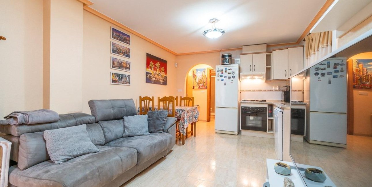 Resale - Apartment / flat -
Torrevieja - Playa del cura