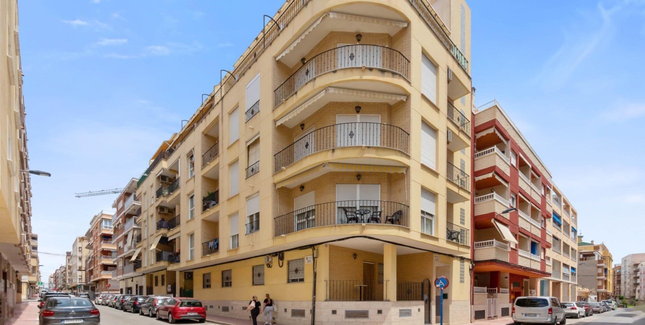 Resale - Apartment / flat -
Torrevieja - Playa del cura