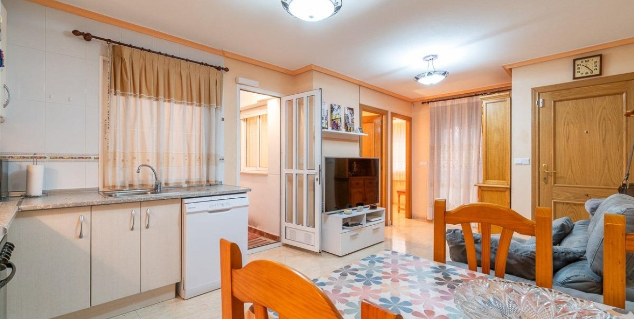 Resale - Apartment / flat -
Torrevieja - Playa del cura