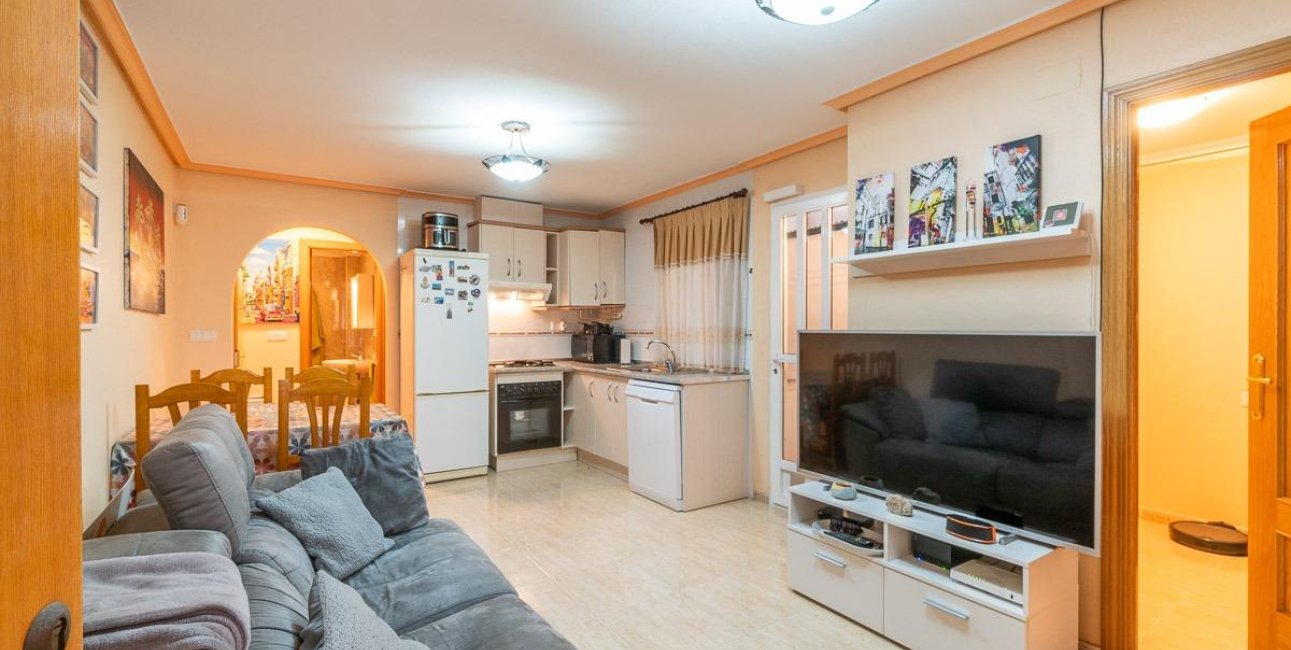 Resale - Apartment / flat -
Torrevieja - Playa del cura