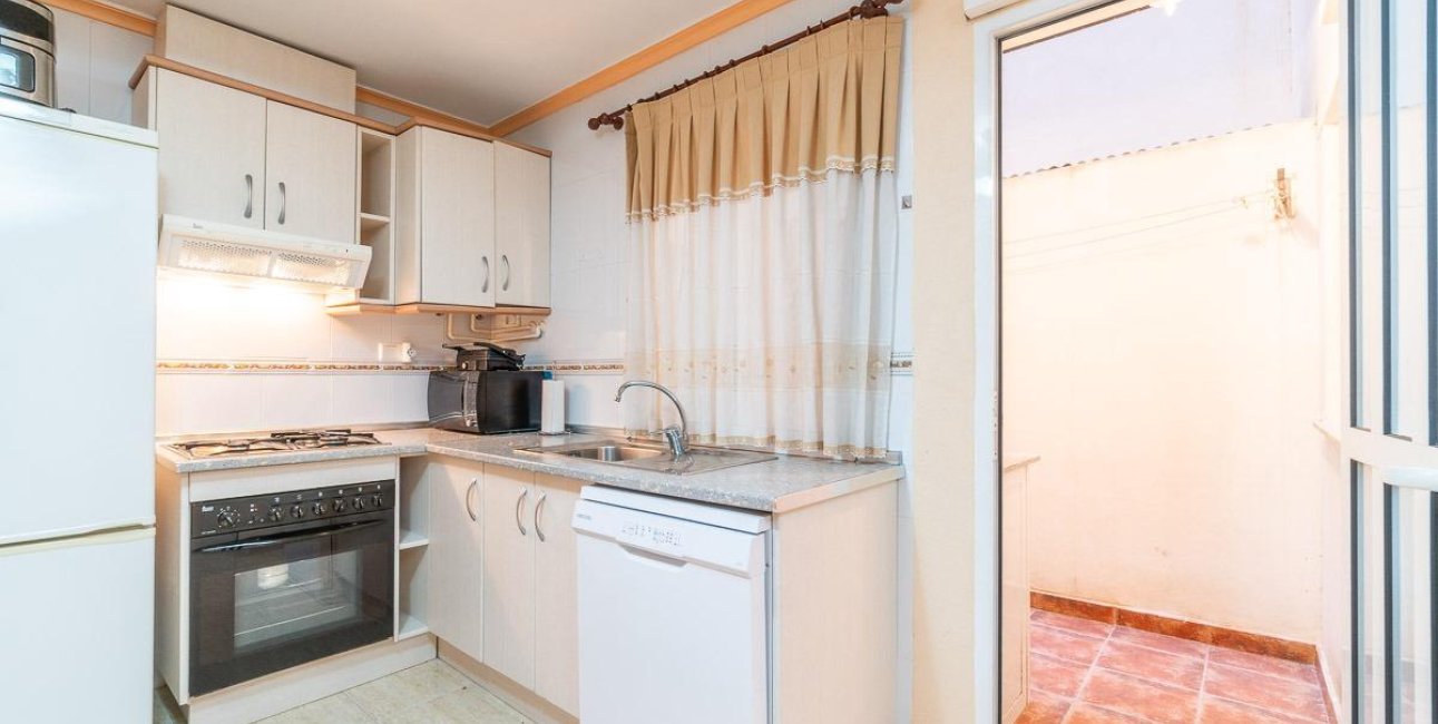 Resale - Apartment / flat -
Torrevieja - Playa del cura