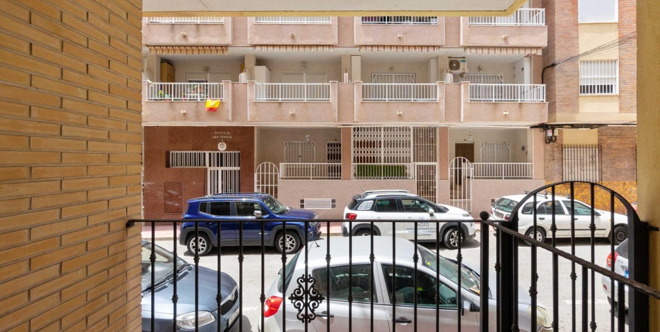 Resale - Apartment / flat -
Torrevieja - Playa del cura