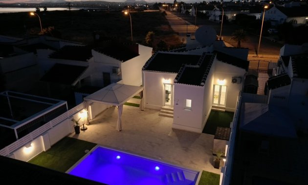 Resale - Villa -
Torrevieja - San luis