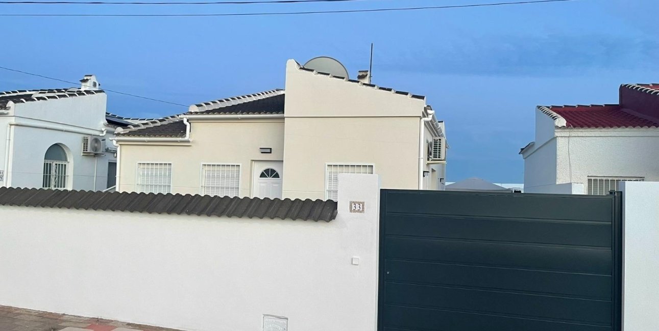 Resale - Villa -
Torrevieja - San luis