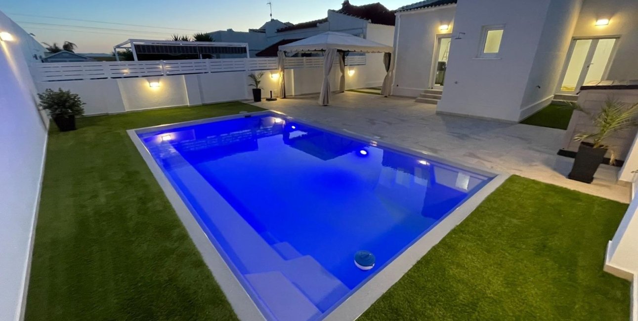 Resale - Villa -
Torrevieja - San luis