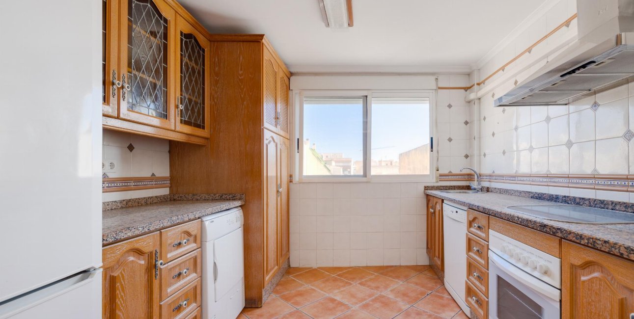 Resale - Apartment / flat -
Torrevieja - Centro