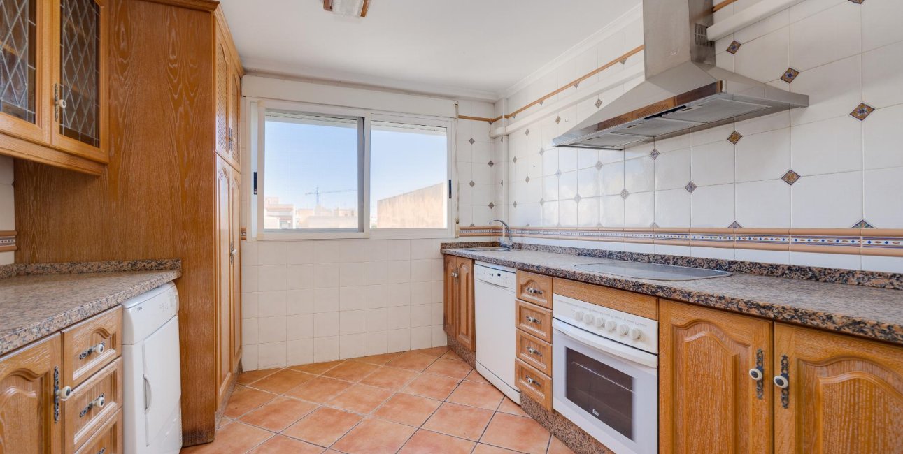 Resale - Apartment / flat -
Torrevieja - Centro