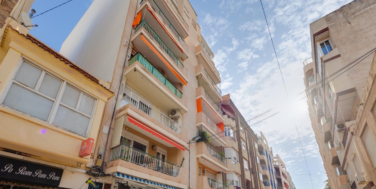 Resale - Apartment / flat -
Torrevieja - Centro