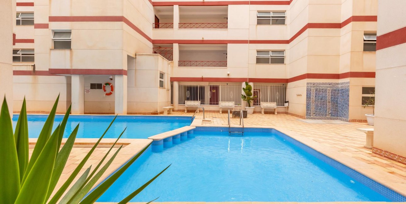 Resale - Apartment / flat -
Torrevieja - Centro