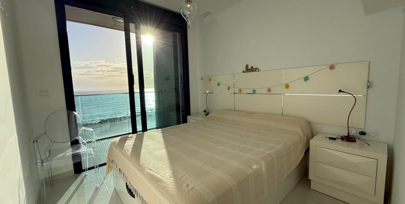 Resale - Apartment / flat -
Torrevieja - Punta prima