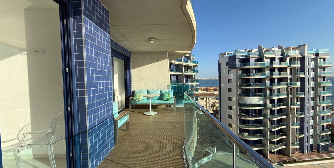 Resale - Apartment / flat -
Torrevieja - Punta prima