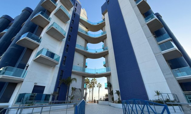 Resale - Apartment / flat -
Torrevieja - Punta prima