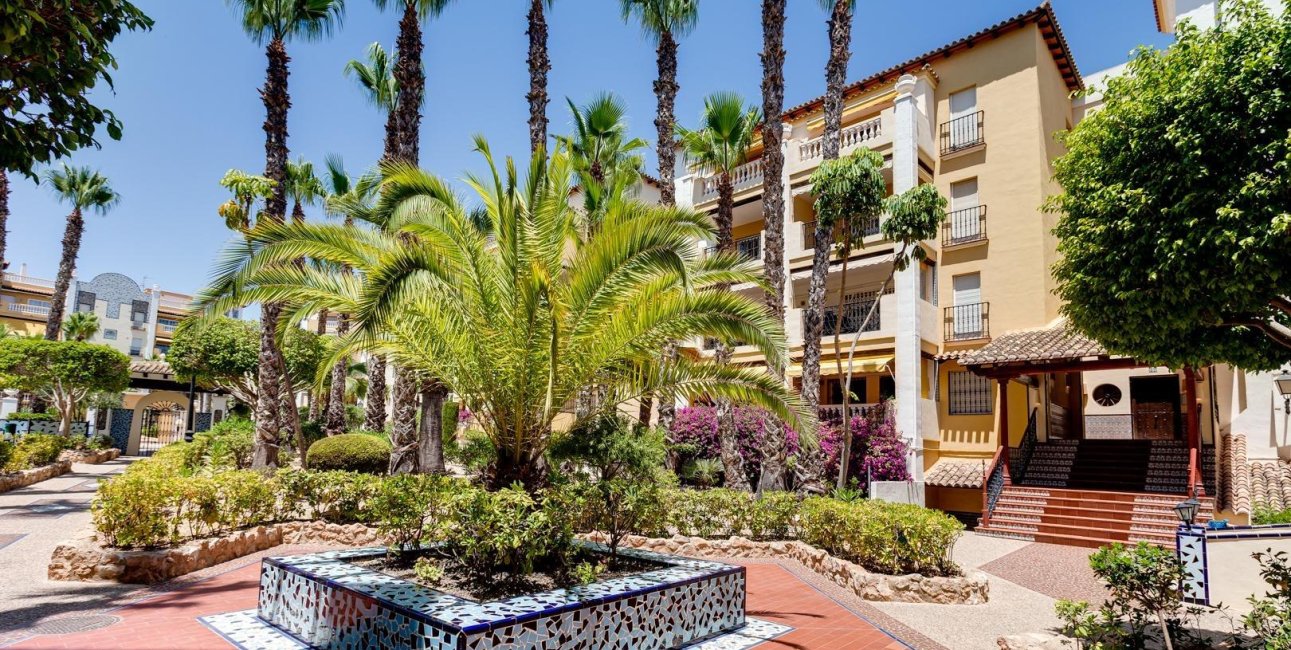 Resale - Apartment / flat -
Torrevieja - Playa de los Locos