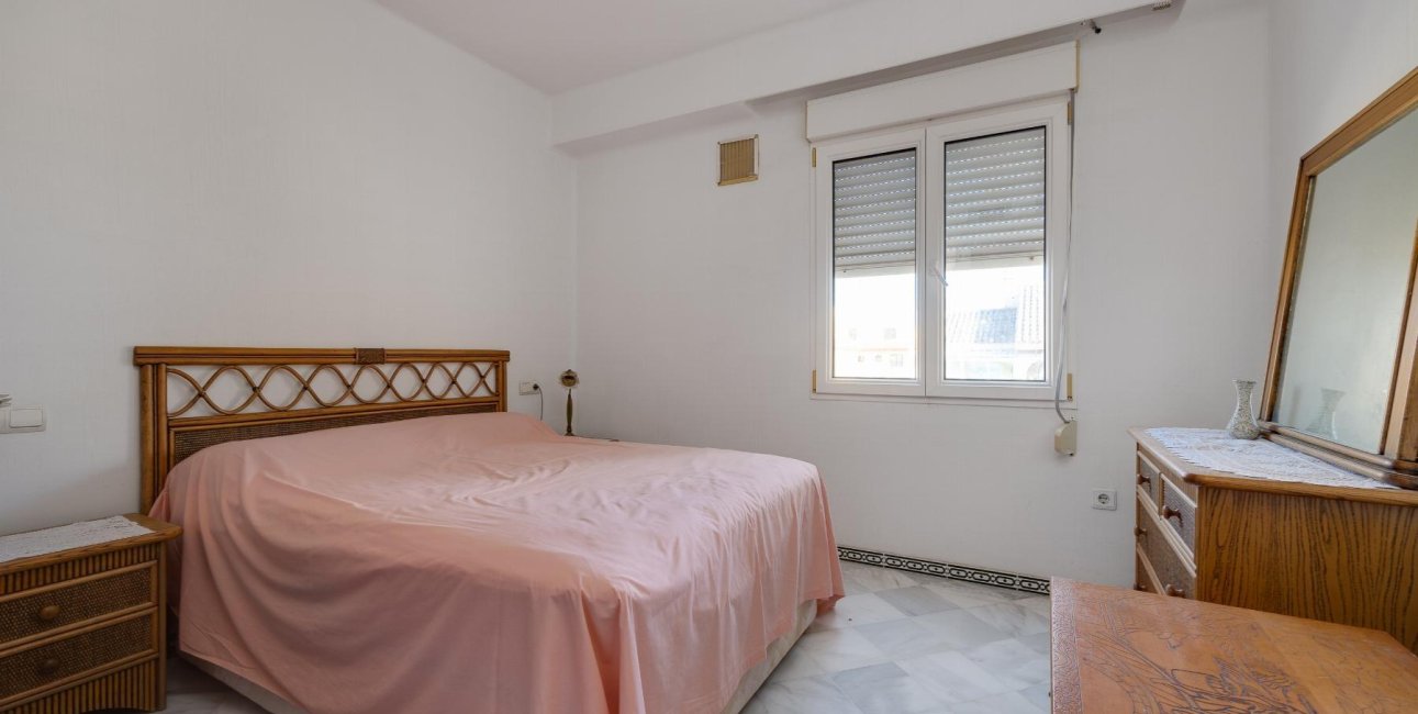 Resale - Apartment / flat -
Torrevieja - Playa de los Locos