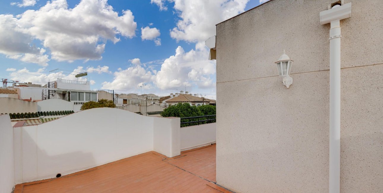 Rynek wtórny - Kamienica -
Torrevieja - Los balcones