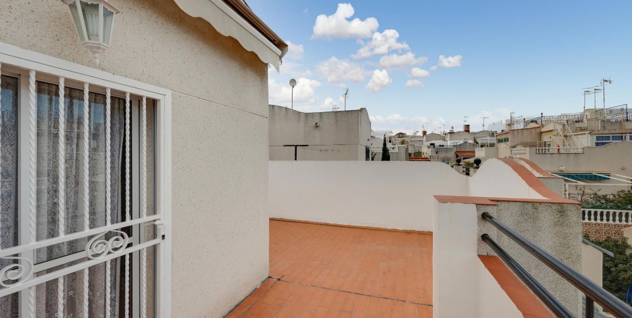 Rynek wtórny - Kamienica -
Torrevieja - Los balcones