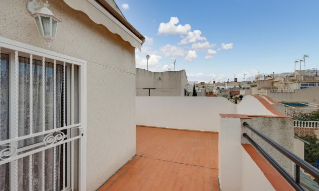 Rynek wtórny - Kamienica -
Torrevieja - Los balcones