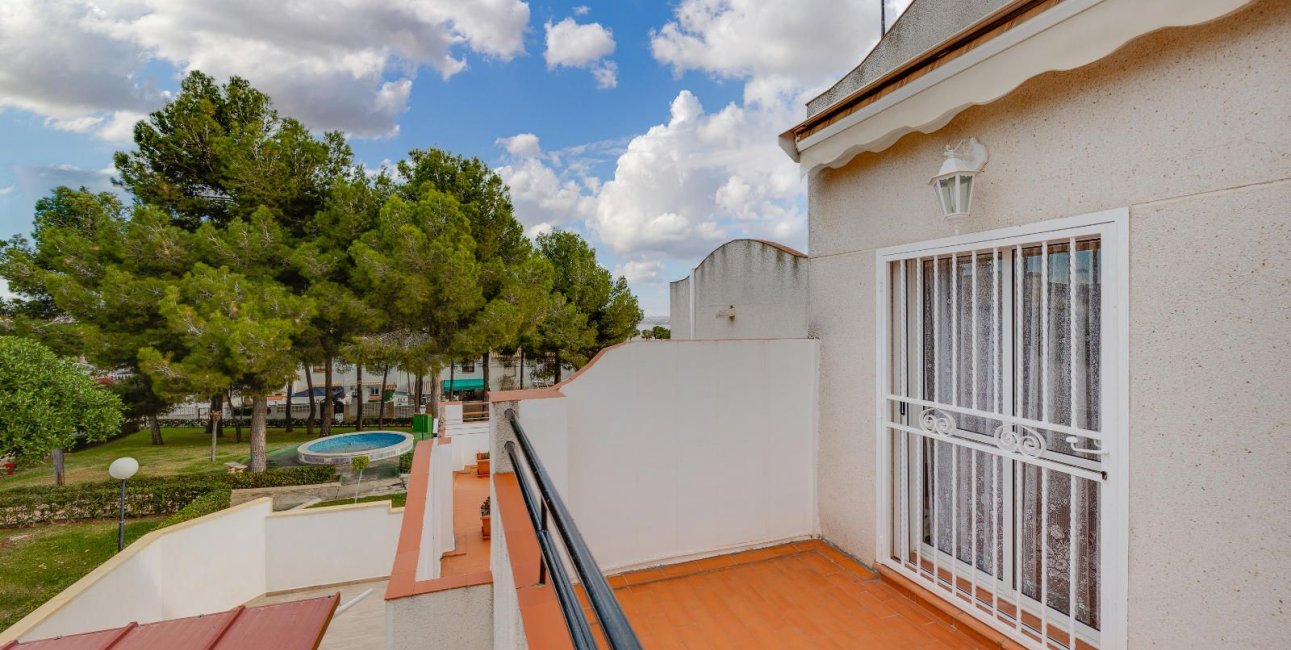 Rynek wtórny - Kamienica -
Torrevieja - Los balcones